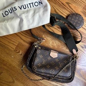 Louis Vuitton Multi Pochette Purse
